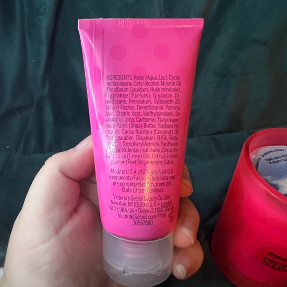 New VS Pink Fresh & Clean Mini Self Care Bundle - Picture 4 of 6